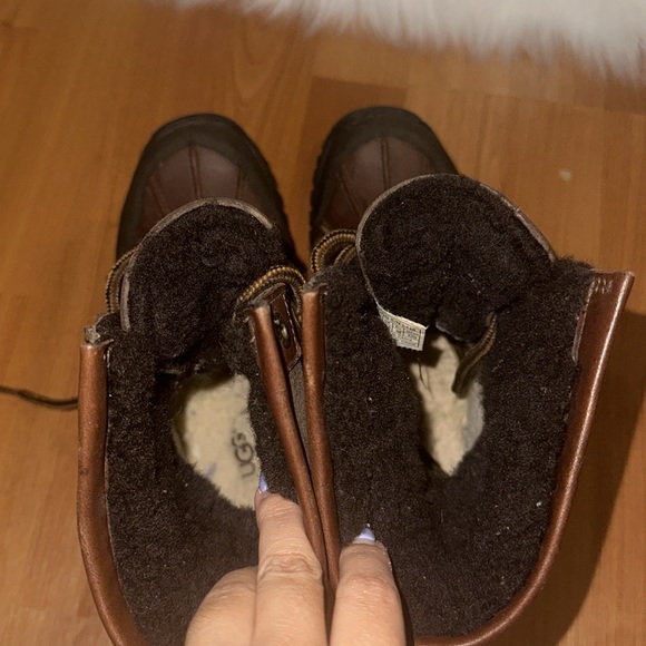 Snow Ugg Boots - Picture 5 of 5